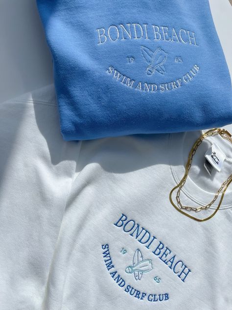 Beach Club Sweatshirt, Coastal Sweatshirt, Blue Summer Aesthetic, Sweatshirts Collection, Jumper Embroidery, Art Coquillage, Beach Sweatshirt, Summer Sweatshirt, Delivery Bag