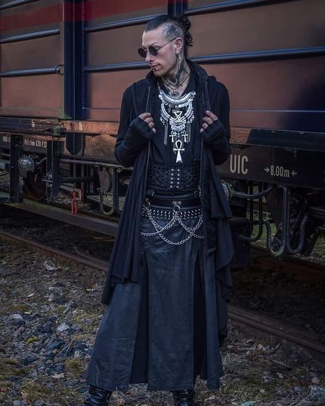 Trad Goth Outfits, Guys In Skirts, Trad Goth, Goth Model, Rock Outfits, Punk Outfits, Gothic Outfits, Goth Outfits, Wardrobe Style