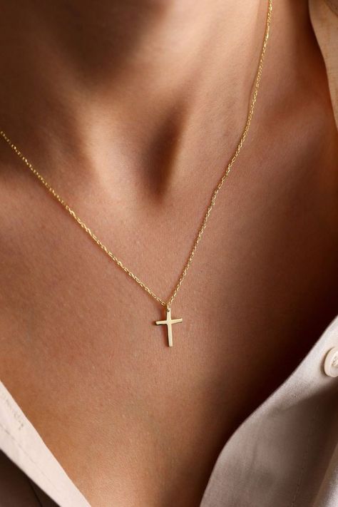 Catholic Cross Necklace, Aesthetic Lover, Cross Necklace For Women, Christian Accessories, Tiny Cross Necklace, Catholic Necklace, Pretty Jewelry Necklaces, Teen Jewelry, Teeth Jewelry