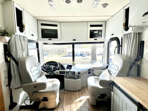 8 Motorhome Remodels Wowwing Us This Week | RV Inspiration Motorhome Remodel Class C, Class A Motorhome Remodel Interiors, Class A Rv Remodel Interiors, Class A Motorhome Remodel, Rv Skirting, Luxury California, Rv Living Room, Motorhome Remodel, California Chic