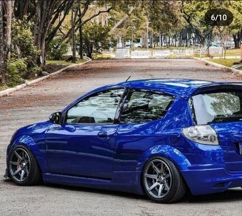 Ford Ka rebaixado azul Ford Memes, Japanese Domestic Market, Fiat 600, Ford Ka, Blue Car, Henry Ford, Ford Motor Company, First Car, Ford Focus