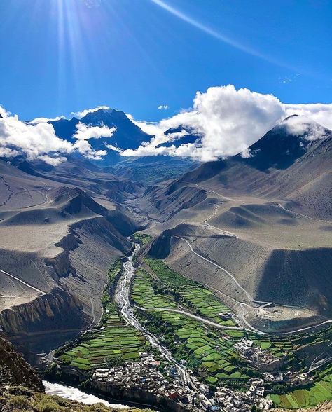 Tilicho Lake, Mustang Nepal, Nepal People, Nepal Culture, Himalayas Mountain, Nepal Travel, Countries Around The World, Cool Stuff, Dream Destinations