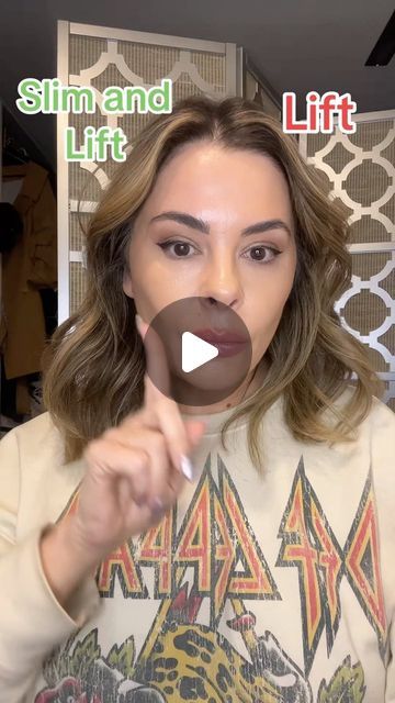 Erica Taylor on Instagram: "Original slim and lift hack #contour #contouring #dosanddonts #contourhack #viralhack #makeuphack #mua #howtocontour @lacolorscosmetics contour in deep @realtechniques brush" Contour For Lifted Face, Contour Before And After, Contour Face Lift, Realtechniques Brush, Lower Face Lift, Erica Taylor, Skincare Favorites, Turkey Neck, Face Contouring