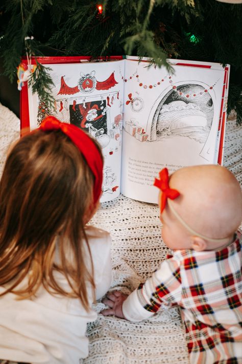 Siblings Christmas Photos, Sibling Christmas Pictures At Home, Toddler Sibling Christmas Pictures, Christmas Photoshoot Ideas Siblings, Sisters Christmas Photos, Christmas Sibling Photoshoot, Kids Christmas Photoshoot Ideas At Home, Baby And Toddler Christmas Pictures, Siblings Christmas Photoshoot