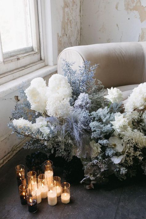 Frozen Flowers Aesthetic, Winter Wonderland Flower Centerpieces, Arctic Wedding, Dubai Dinner, Indigo Wedding, Winter Flower Arrangements, Blue Dior, Winter Florals, Royal Baby Showers