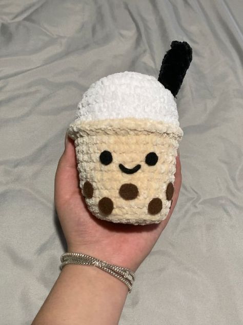 boba milk tea crochet 🧋 DIY crochet toys #diycrochettoys #crochet #crochettoy #crochettoys 3.211 Boba Tea Amigurumi Free Pattern, Milk Crochet Pattern, Crochet Boba Pattern, Boba Tea Crochet Pattern Free, Hot Chocolate Crochet, Cute Food Crochet, Boba Crochet Pattern Free, Crochet Boba Tea Free Pattern, Boba Crochet Pattern