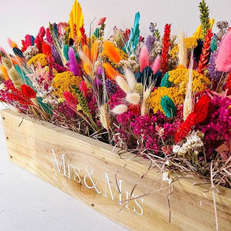 Dried Flower Wedding Table, Flower Wedding Table Decor, Flower Wedding Table, Wedding Flower Table Decorations, Wedding Rainbow, Dried Flower Wedding, Weddings Abroad, Top Flowers, Wedding Table Decoration