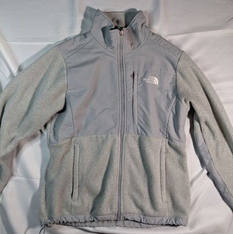 Grey North Face Jacket, North Face Denali, North Face Fleece Jacket, Fleece Jacket Womens, Boys Fleece, North Face Fleece, Fleece Sweater, Looks Chic, North Face Mens