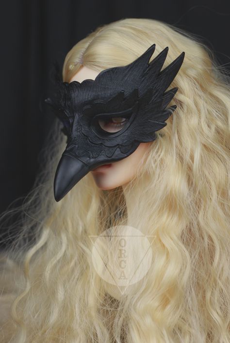 Black Bird Mask(Resin) - stacyspinkocean.com Bird Mask Design, Mask With Wings, Masquerade Bird Mask, Black Bird Mask, Raven Mask Drawing, Raven Mask Masquerade, Crow Mask Drawing, Magpie Mask, Cool Mask Designs