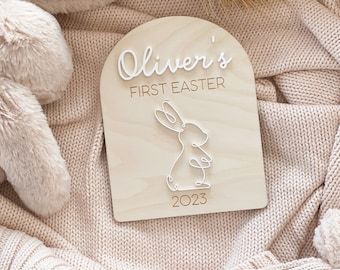 My First Easter Sign First Easter Sunday Plaque Baby Holiday - Etsy Italia Easter Signs Wooden, Baby First Easter, Holiday Gift Basket, Logo Theme, My First Easter, Easter Sign, Baby Logo, Holiday Gift Baskets, Acrylic Colours