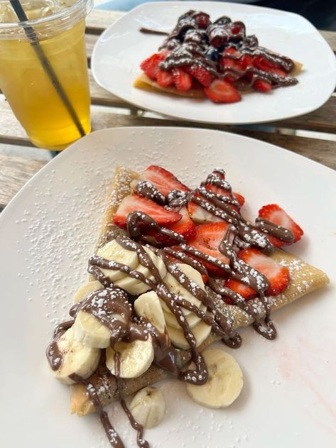 Crepes Aesthetic, Aesthetic Banana, Crepes Nutella, Nutella Crepes, Kawaii Cooking, Healthy Food Dishes, Food Babe, Sweet Snacks Recipes, Delicious Snacks Recipes