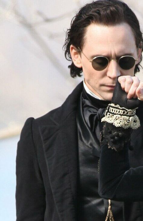 @Cassy Zepeda  you say look at that smolder  I say LOOK AT THOSE PERIOD COSTUMES OMG. Oh and T.Hiddles. Thomas Sharpe, Crimson Peak, Thomas William Hiddleston, Loki Laufeyson, British Men, The Perfect Guy, Tom Hiddleston Loki, Dream Guy, Prince Charming