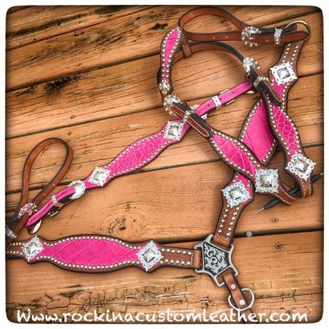 Pink Tack Set, Bling Tack Sets, Barrel Racing Tack Sets, Barrel Racing Tack Rodeo, Bling Horse Tack, Bling Tack, Pink Horse, Barrel Racing Tack, Country Things