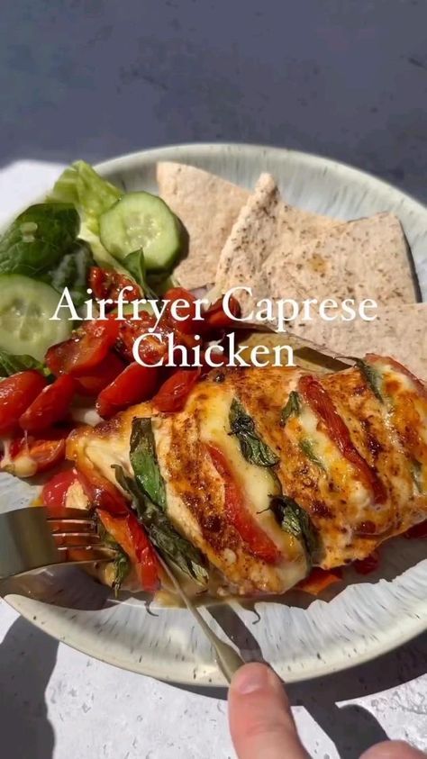 Korean Artist Jiwon Lee Crafts Stunning Balloon Food That Looks Good Enough to Eat (43 Pics) Airfryer Hassleback Chicken, Air Fryer Caprese Chicken, Italian Salads, Caprese Chicken, Air Fryer Dinner Recipes, Dinner Meals, Stuffed Chicken, Air Fryer Recipes Easy, Air Fryer Recipes Healthy