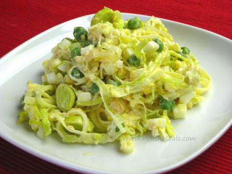 leek salad Leek Salad, Quick Salad Recipes, Salad Side Dishes, Polish Recipes, Egg Salad, How To Cook Eggs, Inspired Recipes, Leeks, Salad Bowls