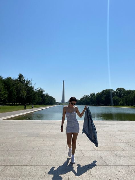 @rangelsossakarla Washington Dc Outfit Summer Tourist, Washington Dc Outfit, Washing Dc, Georgetown University, Washington Dc Travel, Beach Photography Poses, Dc Travel, Senior Trip, Instagram Inspo