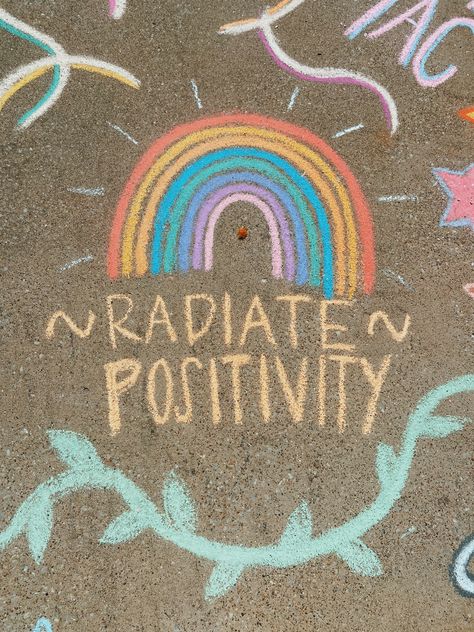 Kindness Sidewalk Chalk Art, Rainbow Chalk Art, Pride Chalk Art, Inspirational Chalk Art, Positive Chalk Art, Positivity Doodles, Chalk Doodles, Chalk Art Quotes, Preppy Photos