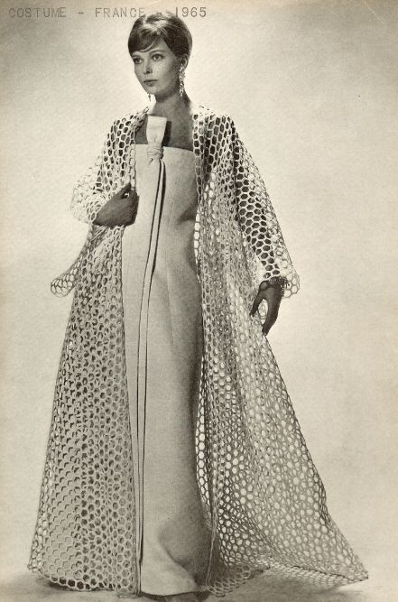 france 1965 60s Haute Couture, 1960s Couture, 1960s Dresses, Runway Gowns, Blouse Casual Fashion, 70s Inspired Fashion, Fashion 1960s, Jeanne Lanvin, Sixties Fashion