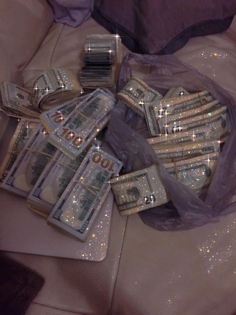 Money Bag Aesthetic, Suger Daddys Money Aesthetic, Money Aesthetic Pounds, Glittery Money, Savings Aesthetic, Rich Money Aesthetic, Dinero Aesthetic, Money Astethic, Sparkly Money Aesthetic