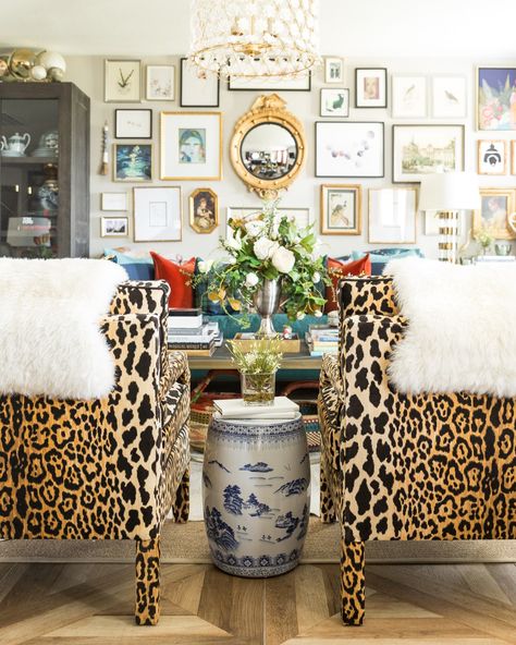 Maximalist Living Room, Houston Interior Designers, Maximalist Interior, Maximalist Home, Stunning Interior Design, Printed Chair, Eclectic Living Room, Maximalist Decor, Eclectic Interior