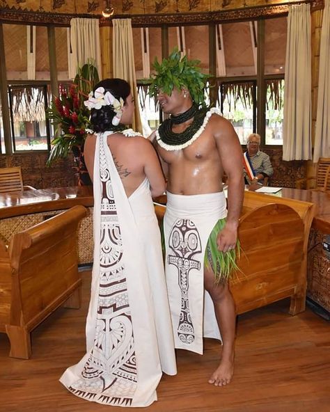 Tahitian Aparima Costume, Maori Wedding Dress, Hawaiian Wedding Traditions, Polynesian Wedding Dress, Samoan Wedding Dress, Traditional Hawaiian Clothing, Hawaiian Style Wedding Dress, Maori Dress, Traditional Hawaiian Wedding Dress