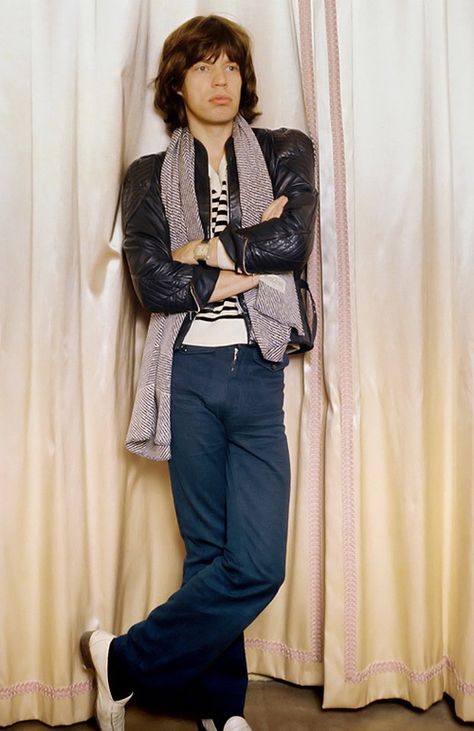 Mick Jagger Mick Jagger Style, Mick Jagger Rolling Stones, Moves Like Jagger, Keith Richards, Mick Jagger, Uk Fashion, 70s Fashion, British Style, Rolling Stones