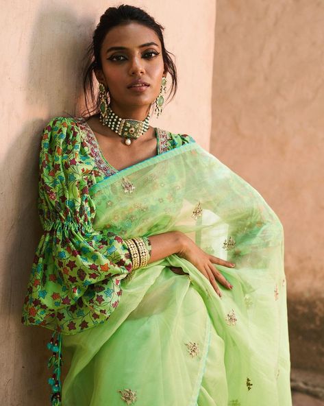 Marodi Embroidery, Full Sleeves Blouse Designs, Punit Balana, Latest Saree Blouse, Saree Organza, Leaf Sleeve, Saree Hairstyles, Sanya Malhotra, Full Sleeve Blouse