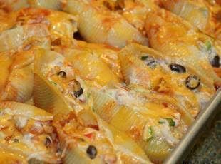 Mexican Stuffed Pasta Shells #justapinchrecipes Mexican Shells, Enchilada Stuffed Shells, Stuffed Shells Beef, Mexican Stuffed Shells, Chicken Stuffed Shells, Stuffed Shells Ricotta, Resep Pasta, Jumbo Pasta Shells, Shells Recipe