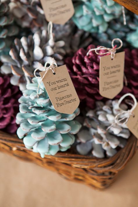 Fabulously Festive Winter Wedding Favour Ideas Budget Keto, Pinecone Fire Starters, Nails Thanksgiving, Budget Christmas, Christmas Creative, Gifts Creative, Thanksgiving 2020, Easy Diy Christmas Gifts, Diy Pinecone