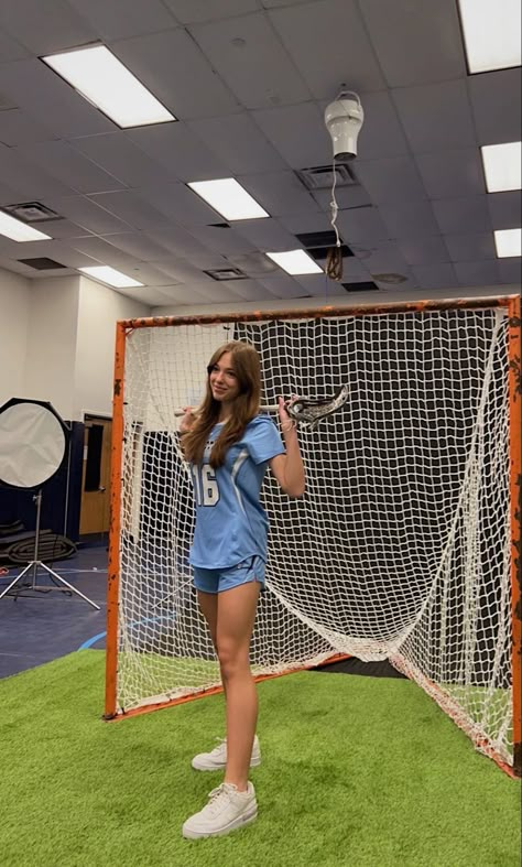 Lacrosse Cleats Women, Preppy Lacrosse, Lax Girl, Invisible Sister, Lacrosse Outfits, Lacrosse Practice, Pink Brunette, Lacrosse Uniform, Lax Girls