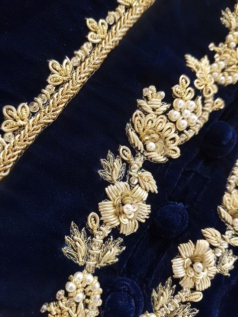 Embroidery On Velvet, Khatli Work, Embroidery Belt, Agha Noor, Haldi Outfits, Zardosi Embroidery, Gold Work Embroidery, Zardosi Work, Velvet Dress Designs