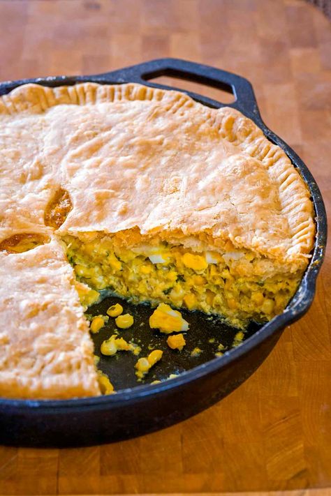 This corn pie is overflowing with a buttery corn, celery, egg, onion, and parsley. Think corn on the cob but all encased in a flaky golden crust. Chicken Corn Pie Recipe, Sweet Corn Pie Recipe, Sweet Corn Pie, Corn Pie Recipe, Corn Pie, Buttery Corn, Veggie Side Dish Recipes, Lime Pie Recipe, Dutch Style