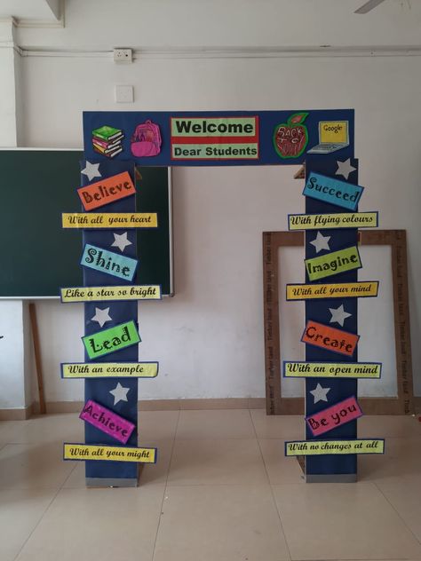 School Entrance Decoration Ideas, New Session Board Decoration School, Selfie Booth Ideas For School, School Gate Decoration Ideas, English Exhibition Ideas, Parents Teacher Meeting Decoration Ideas, Welcome Gate Decoration, Annual Result Day Decoration In School, Selfie Corner Ideas For School