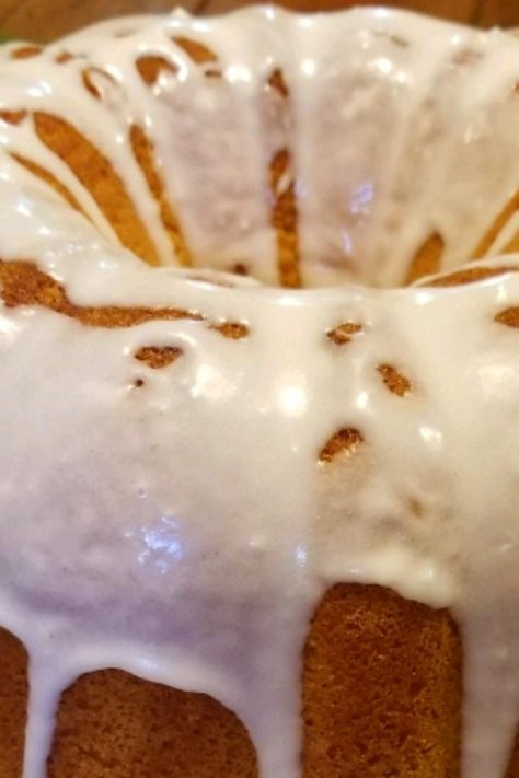 Vanilla Glaze | "Excellent! Will use this time and time again for my loaves, pound and bundt cakes." #dessertrecipes #dessertideas #dessertdishes #sweettreats Glazed Icing Recipe, Pound Cake Glaze, Glaze Icing, Fresh Apple Cake, Glaze For Cake, Vanilla Glaze, Bundt Cakes Recipes, Bundt Cakes, Glaze Recipe