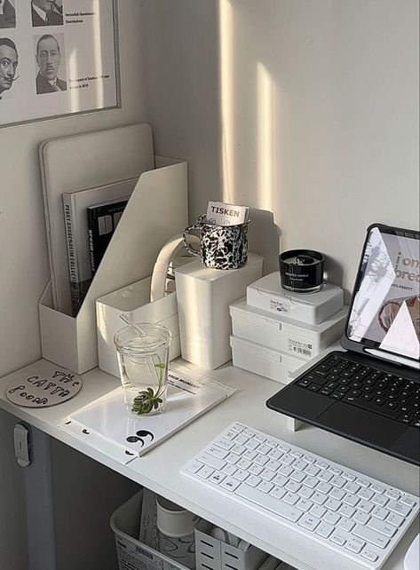 Study Corner Ideas Bedrooms Small Spaces, Korean Desk Aesthetic, Desks Setup, Study Room Ideas, Desk Organisation, Study Table Designs, Dream Desk, Study Desk Decor, Desk Inspiration