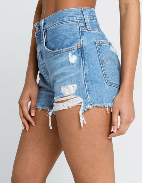 Levi Shorts Outfit, Womens Denim Shorts, Levi 501 Jeans, Levi 501 Shorts, Jean Short Outfits, Levis Denim Shorts, Summer Shorts Outfits, Xmas List, Womens Denim