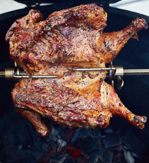 Rotisserie Chicken Rub, Chicken Spatchcock, Rotisserie Recipes, Rotisserie Chicken Seasoning, Roasting Chicken, Chicken Rotisserie, Bbq Rotisserie, Bbq Roast, Big Green Egg Recipes