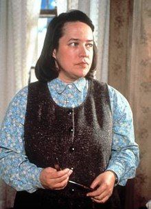 Annie costume look Misery Stephen King, Annie Wilkes, Annie Costume, Misery Movie, Kathy Bates, Halloween Videos, Stephen King Novels, Easy Diy Costumes, Stephen King Books