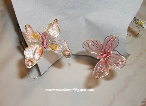 Wire butterflies with nail polish Diy Jewelry Recycled, Nail Polish Flowers, Nail Polish Jewelry, Nail Polish Crafts, Headband Tutorial, Wire Diy, Diy Nail Polish, Easy Jewelry, Nail Polish Art