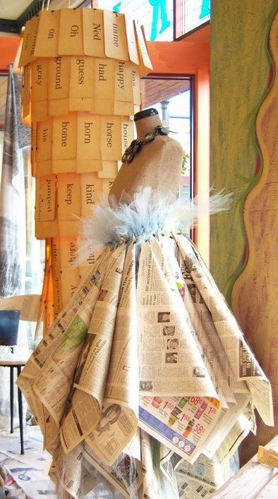 Newspaper Skirt Diy, Newspaper Skirt, Anything But Clothes, Waste Clothing, School Card, Mehndi Designs Bridal Hands, Paper Fashion, Paper Dress, Newspaper Crafts