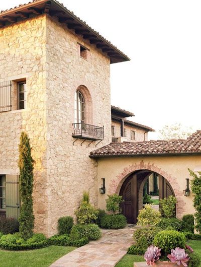 Breezeway Ideas - Sebring Design Build - Design Trends Mediterranean Farmhouse, Style Toscan, Mediterranean Homes Exterior, Tuscan Farmhouse, Cabin Getaway, Mediterranean Exterior, Mediterranean Mansion, California Architecture, Lake Minnetonka