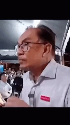 Anwar Ibrahim Lightskin GIF – Anwar Ibrahim Lightskin Stare – discover and share GIFs Anwar Ibrahim, Wallpaper Photos, Iphone Wallpaper Photos, Animated Gif, Cool Gifs, Iphone Wallpaper, Gif, Iphone, Quick Saves