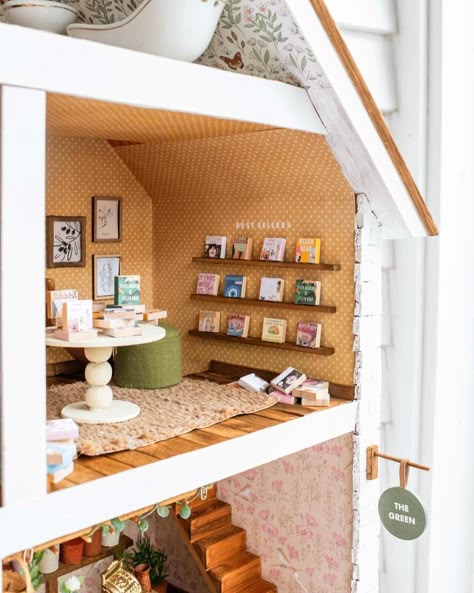 Geneva Vanderzeil (@genevavanderzeil) • Instagram photos and videos Bookshelf Into Dollhouse, Vintage Dollhouse Makeover, Doll House Interior Ideas, Playhouse Interior, Ikea Dollhouse, Dollhouse Bookshelf, Dollhouse Decorating, Room Box Miniatures, Small Ideas