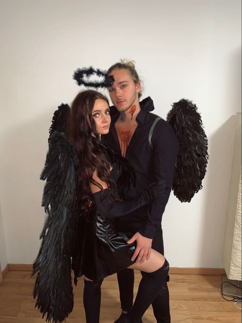 Fallen Angel Couple Costume, Black Angel Couple Costume, Dark Couple Costumes, Disfraz Halloween Pareja Couple Costumes, Couples Devil Costume, Couple Devil Costume, Angel Devil Couple Costume, Dark Angel Couple Costume, Dark Angels Costume