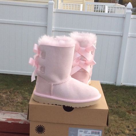 Pink Uggs With Bows, Blue Uggs, Pink Suede Boots, Holographic Logo, Cute Uggs, Uggs With Bows, Ugg Bailey Bow, Uggs Boots, Nice Boots