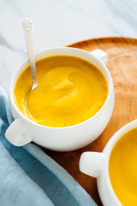 Roasted Butternut Squash Soup - Cookie and Kate Best Butternut Squash Soup, Pear Soup, Cookie And Kate, Peasant Food, Butternut Soup, Dairy Free Soup, Butternut Squash Recipes Soup, Squash Soup Recipe, Fall Soup