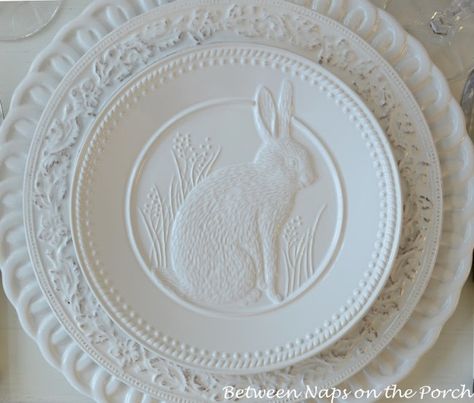 Pottery Barn Easter, Farmhouse Table Setting, Vibeke Design, Spring Table Settings, Bunny Plates, Tafel Decor, Easter Table Settings, Easter Tablescapes, Spring Tablescapes