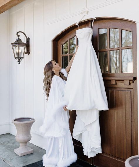 Sophia Hill Wedding Dress, Sophia Hill And Taylor Watts Wedding, Sophia Watts Wedding, Sophia And Taylor Wedding, Sophia Hill Wedding, Taylor And Soph Wedding, Sophia Watts, Blue Hydrangea Wedding, Hydrangea Wedding