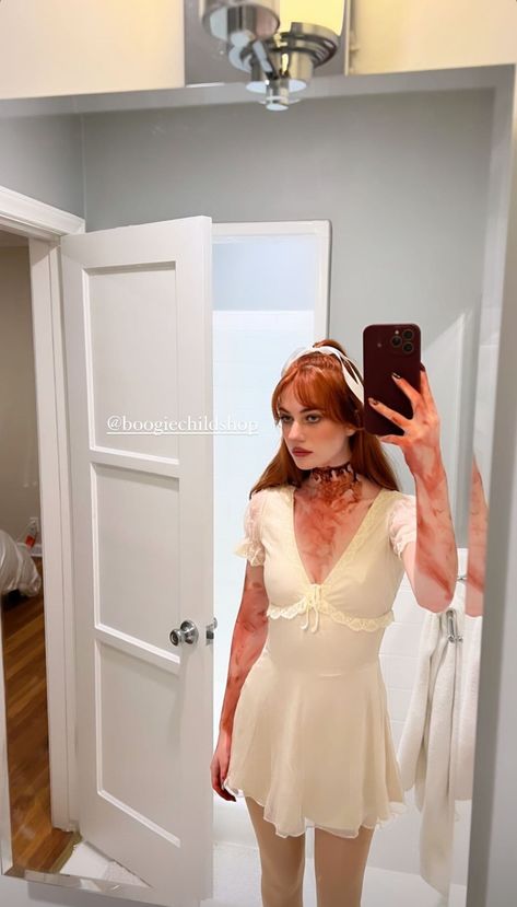 Halloween Costumes Redhead, Redhead Costume, Bride Costume, Halloween Makeup Inspiration, Halloween Costume Outfits, Inspirational Celebrities, I Love Girls, Western Outfits, Halloween Outfits