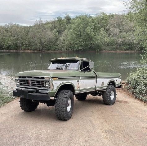 1975 Ford F250, Ford F250 Highboy, F250 Highboy, Truck Restoration, 1979 Ford Truck, Truck Bumper, Green Truck, Country Trucks, Trucks Lifted Diesel